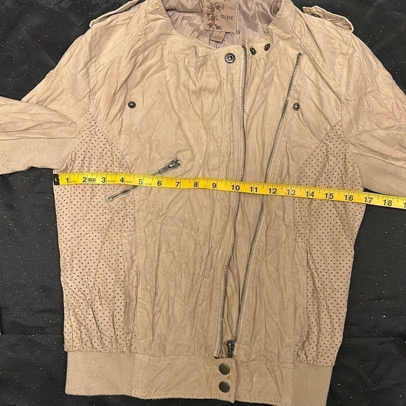 Distressed Cropped Jacket 🧥 - Picture 9 of 15